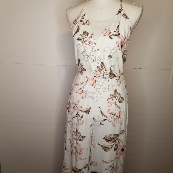 PLUS! Warm Weather Getaway👓👙🌞Floral Jumpsuit w/Adjustable Straps - Picture 3 of 11